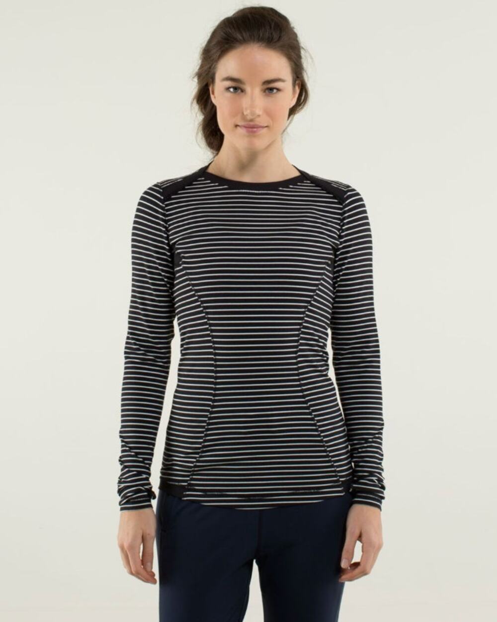 Lululemon Base Runner Long Sleeve Stripe Size 4 Black White Rulu Run Layer EUC